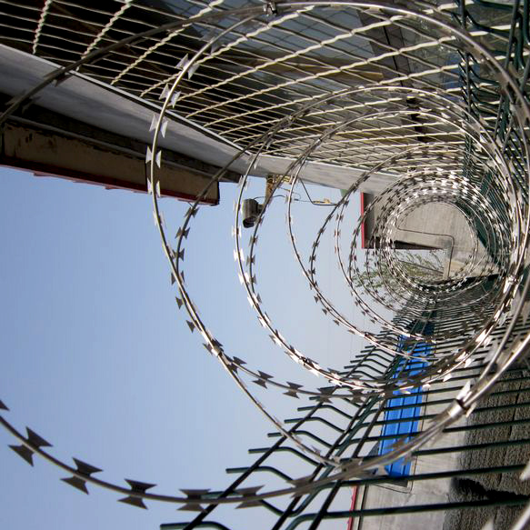 看守所刀片刺網圖片3