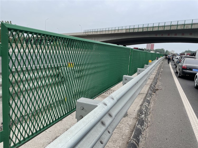 浸塑隔離防護網圖片1