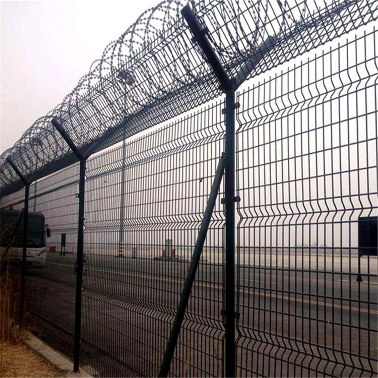 機場巡邏道刀刺防護網墻圖片3