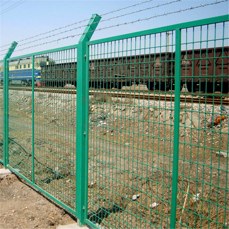 鐵路兩側護欄網圖片2